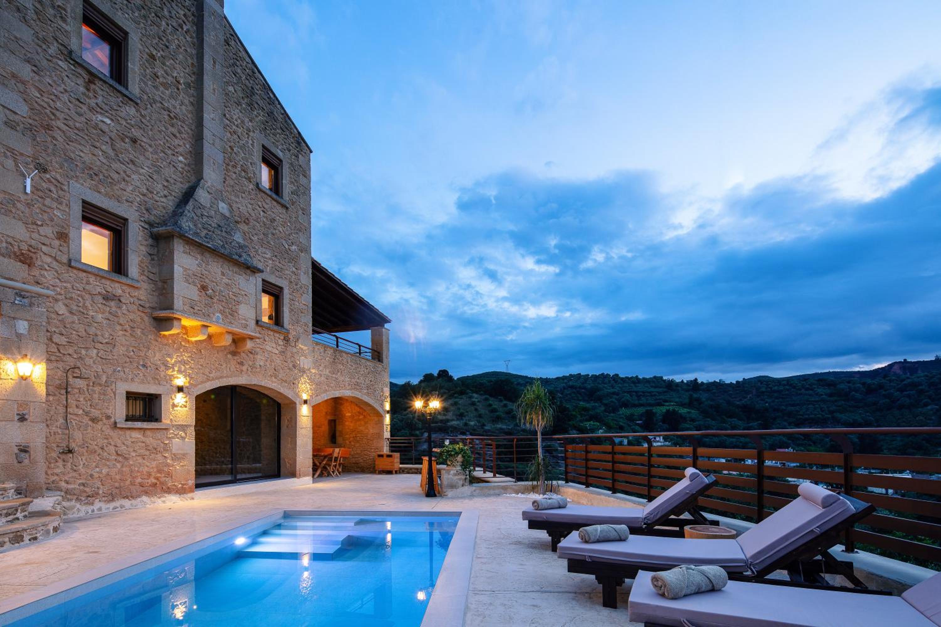 Kotinos Luxury Villa