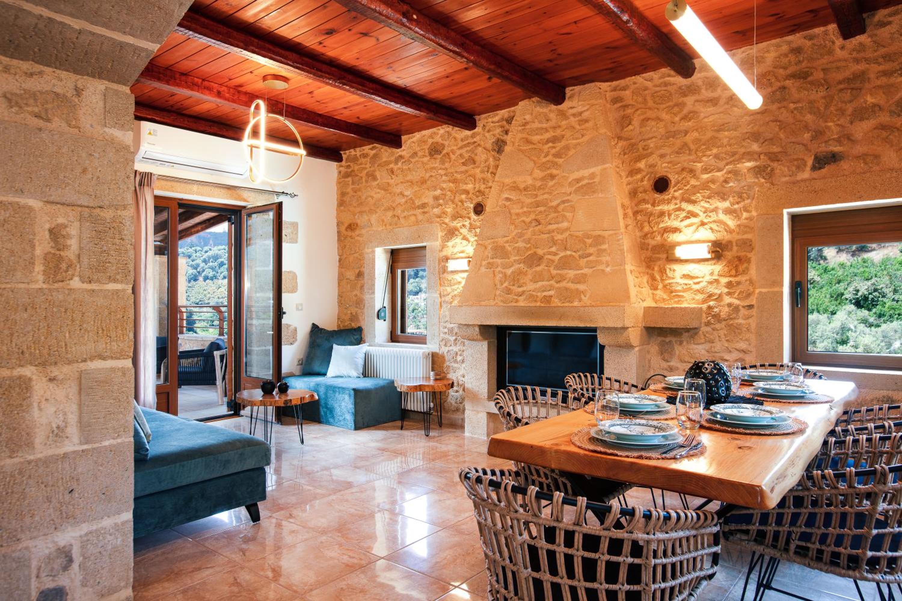 Kotinos Luxury Villa