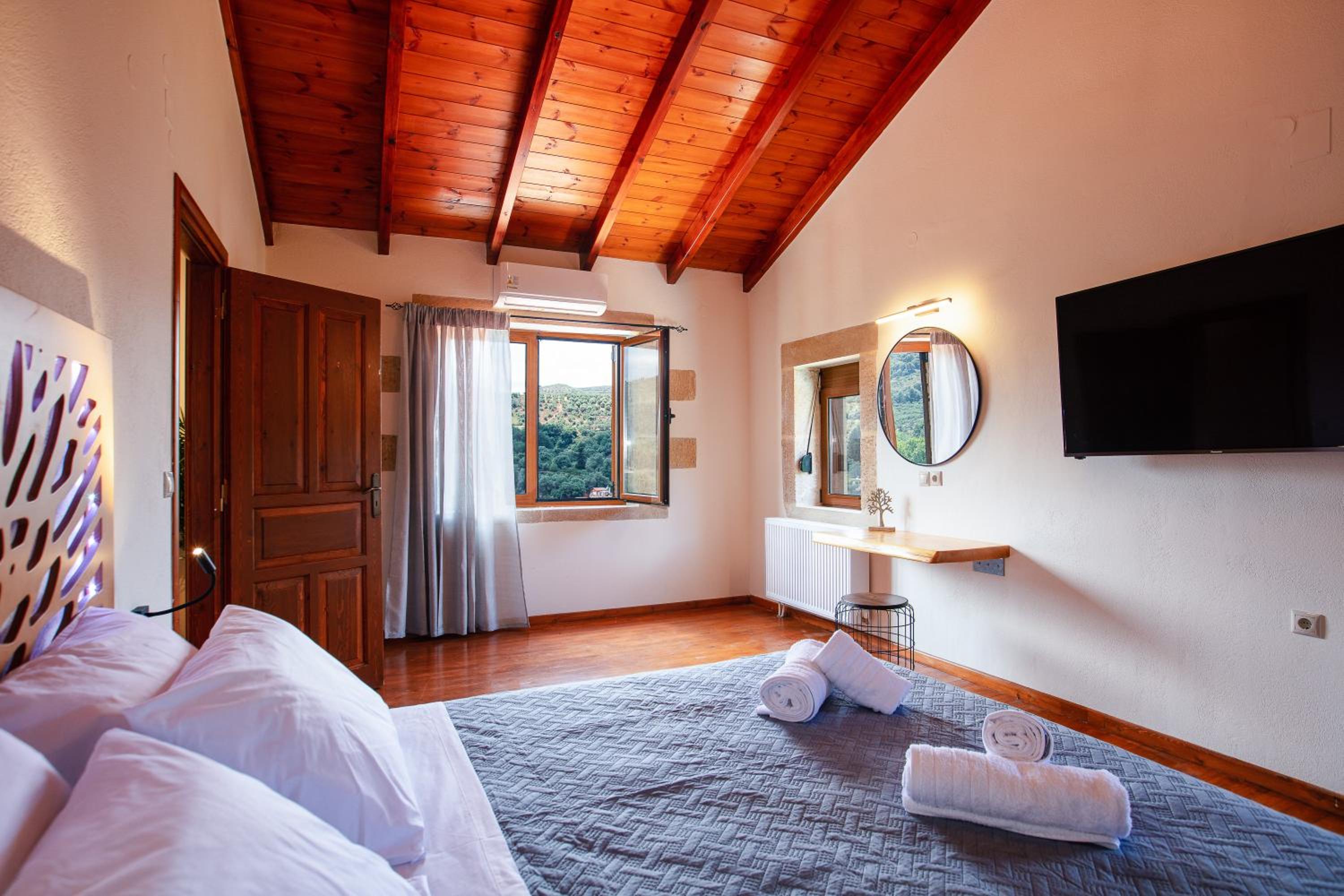 Kotinos Luxury Villa