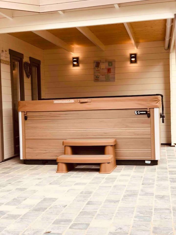 Jacuzzi - BBq - Jardin - Garden Lodge - Le Tulipier
