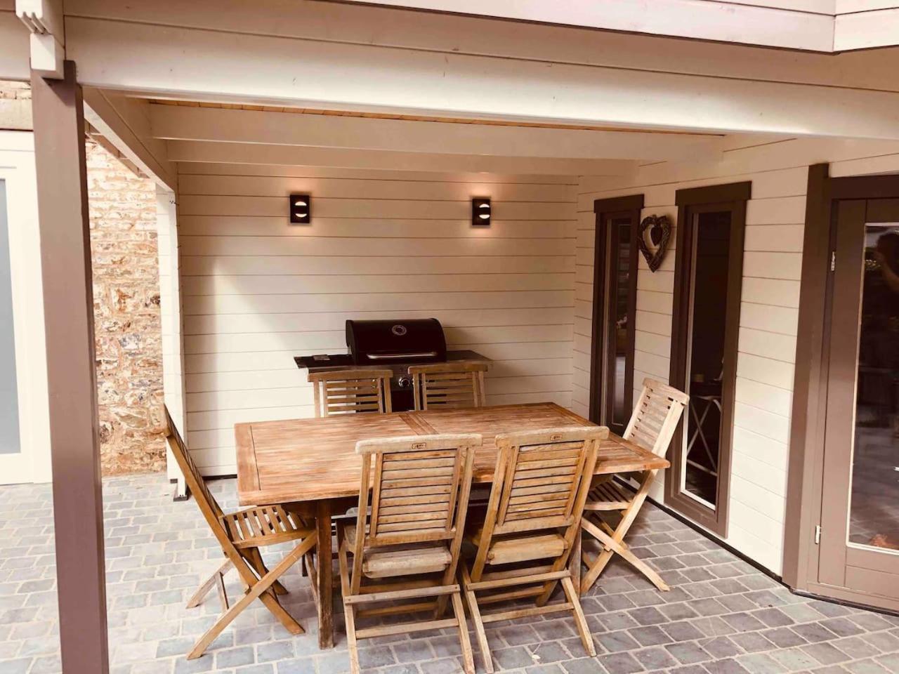Jacuzzi - BBq - Jardin - Garden Lodge - Le Tulipier