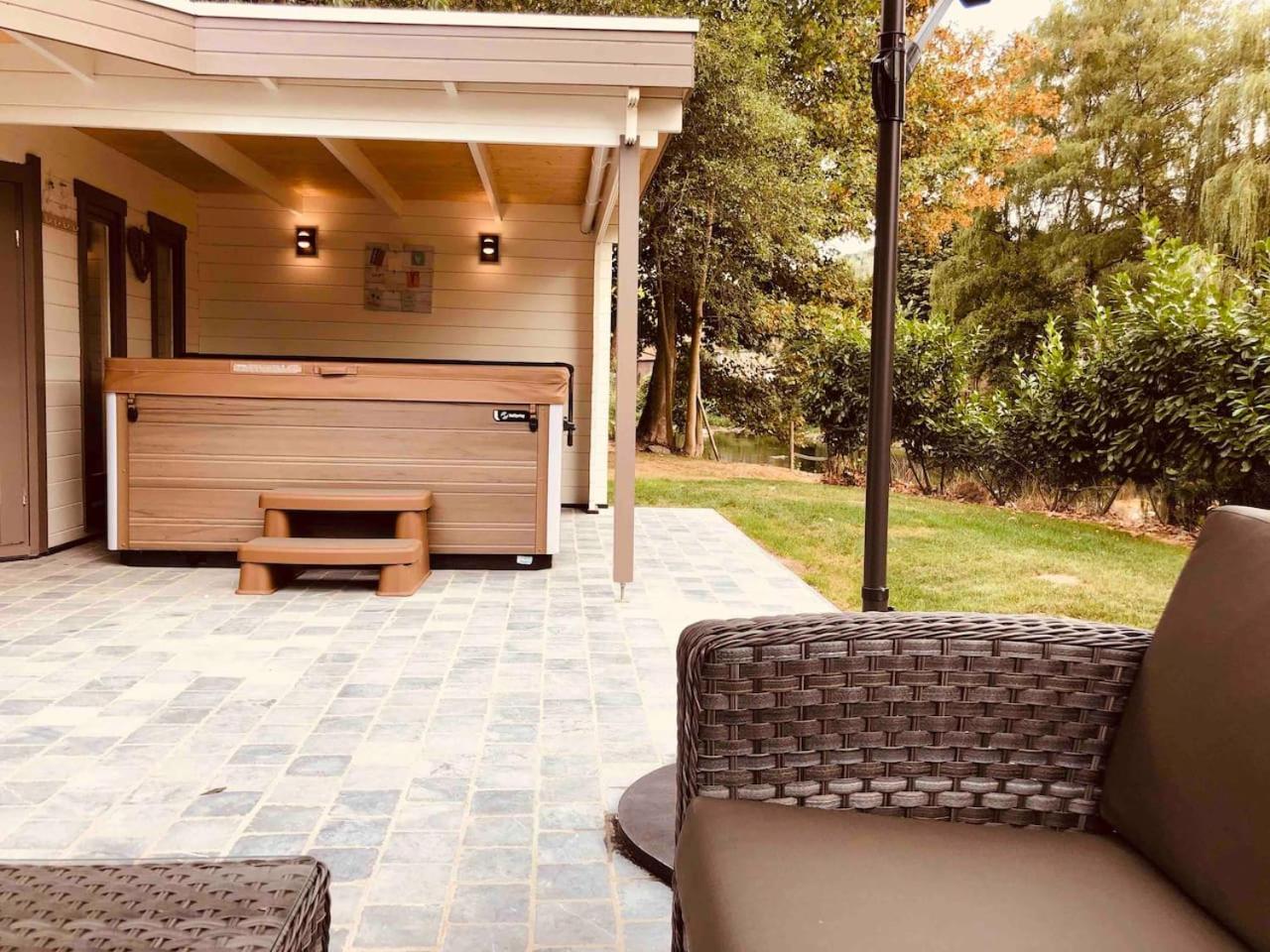 Jacuzzi - BBq - Jardin - Garden Lodge - Le Tulipier