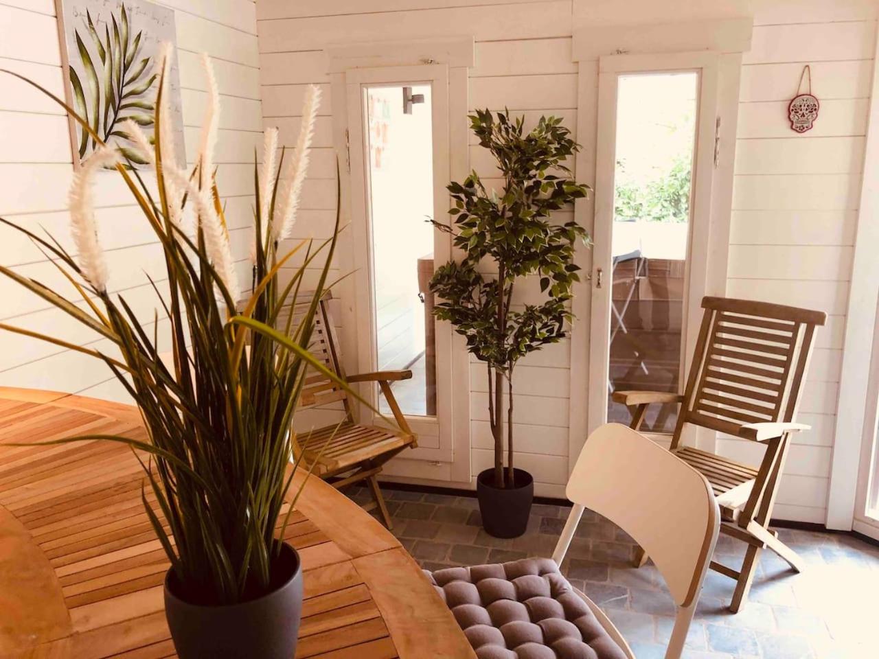 Jacuzzi - BBq - Jardin - Garden Lodge - Le Tulipier