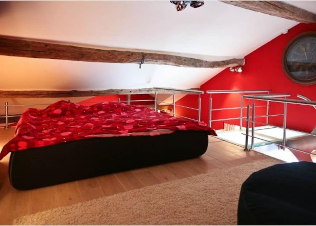 Jacuzzi - BBq - Jardin - Garden Lodge - Le Tulipier