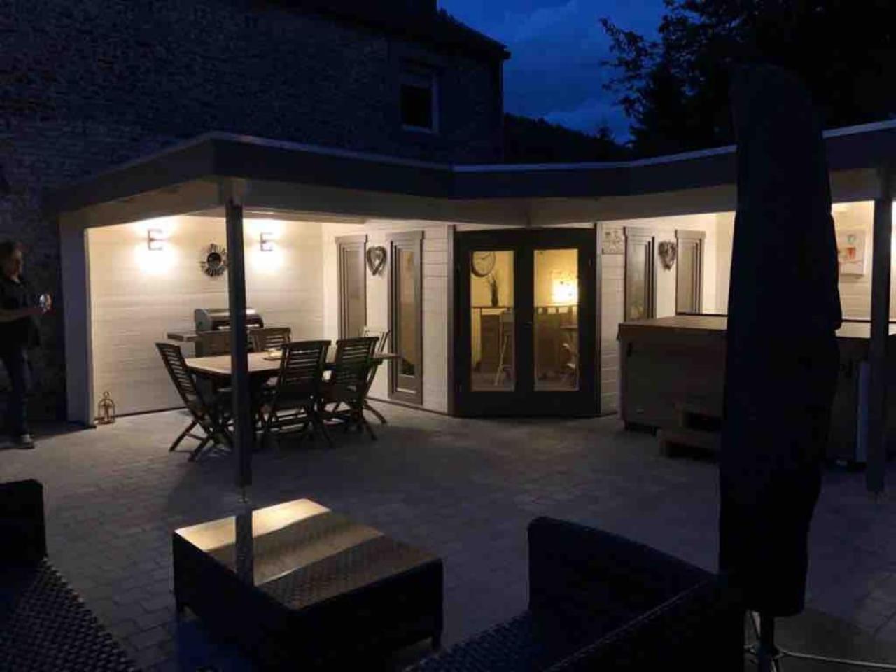 Jacuzzi - BBq - Jardin - Garden Lodge - Le Tulipier