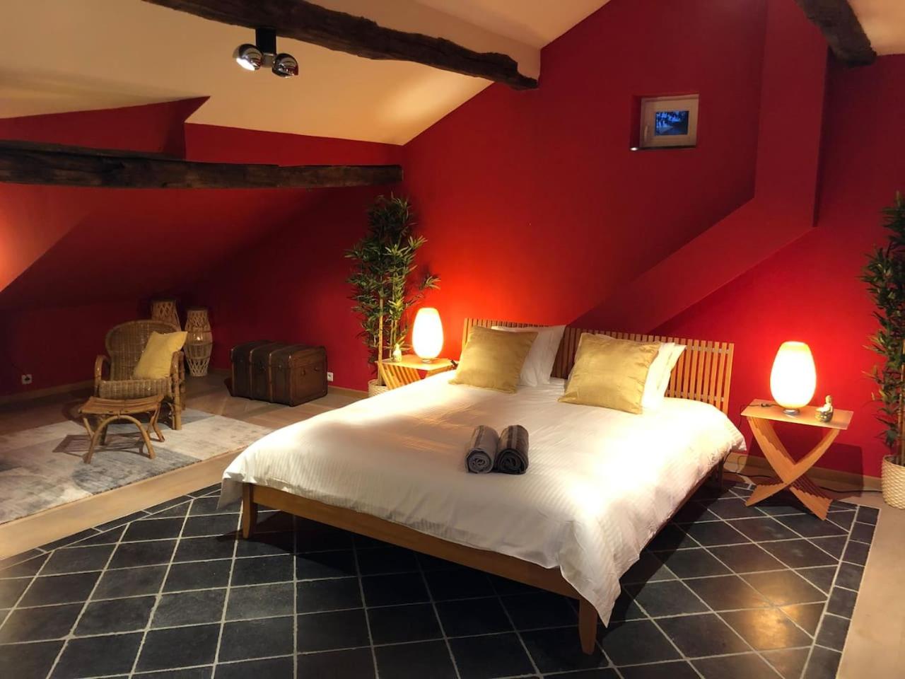 Jacuzzi - BBq - Jardin - Garden Lodge - Le Tulipier