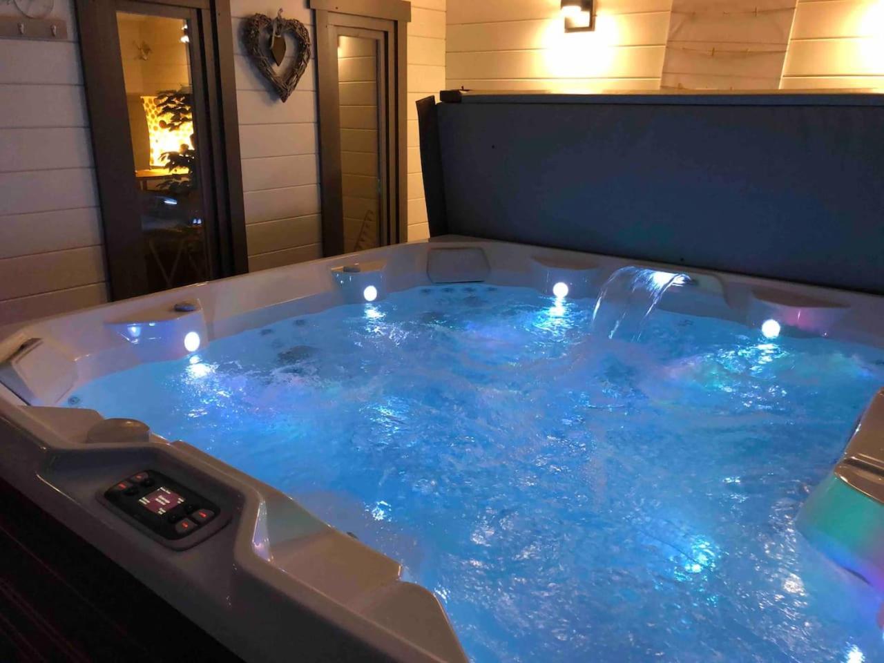 Jacuzzi - BBq - Jardin - Garden Lodge - Le Tulipier