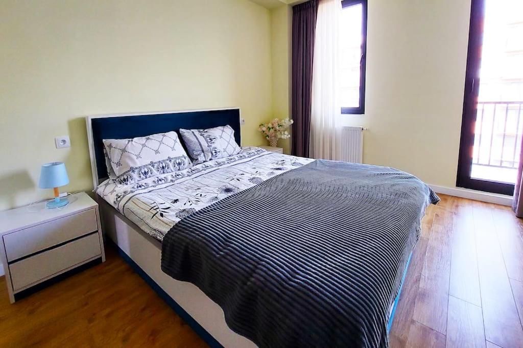 Brand new 1 BR apartment in Ortachala, Old City view 3