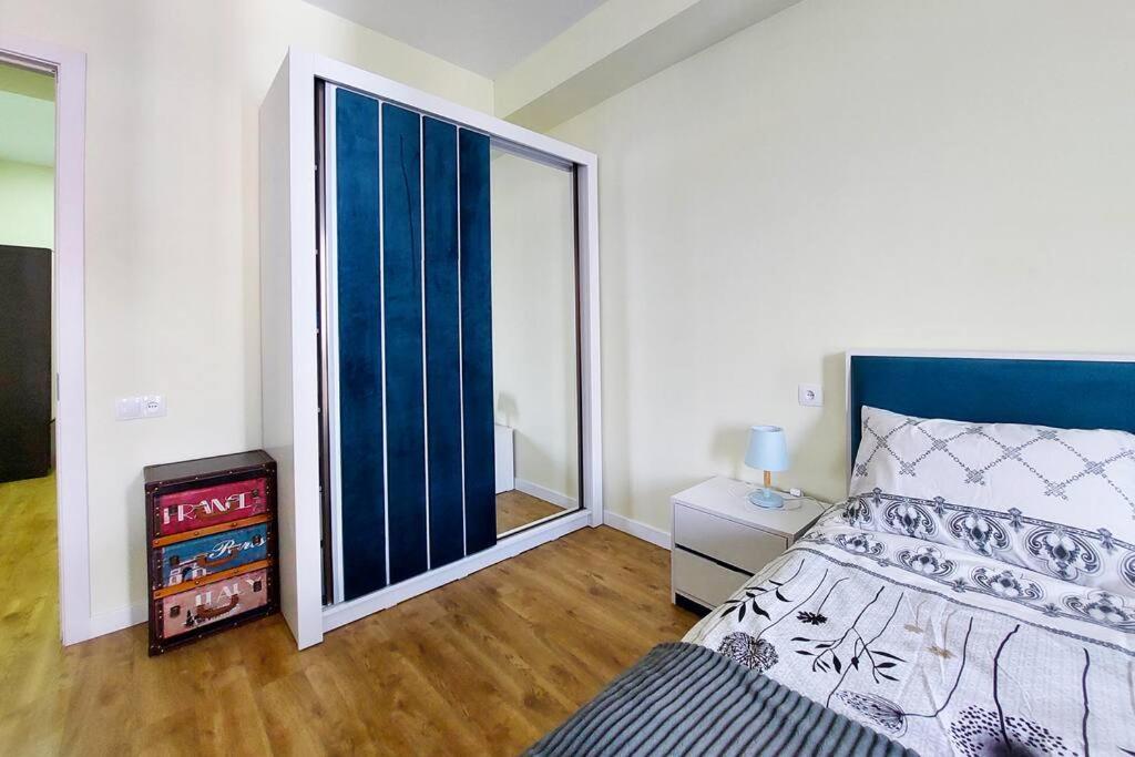 Brand new 1 BR apartment in Ortachala, Old City view 2