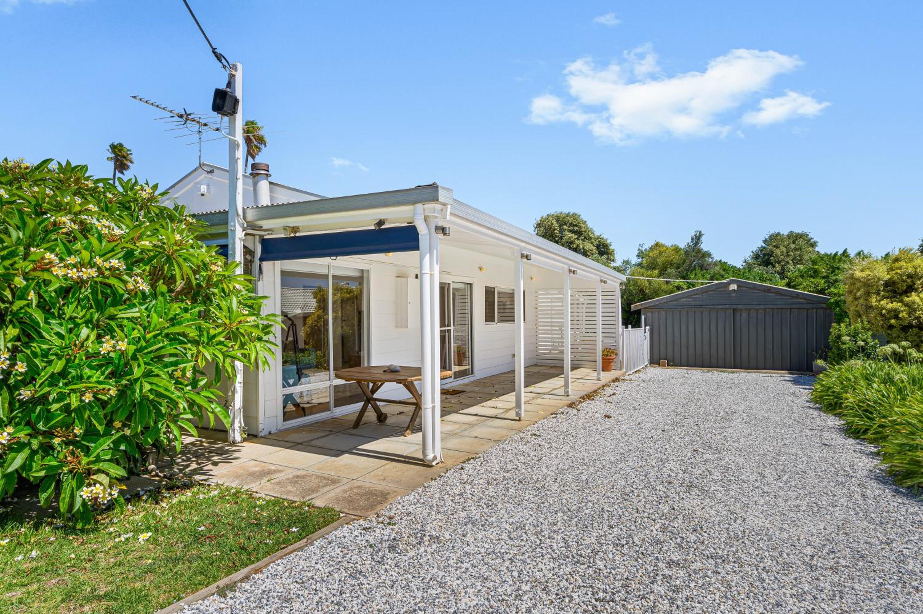 Boat House - Sellicks Beach - C21 SouthCoast Holidays