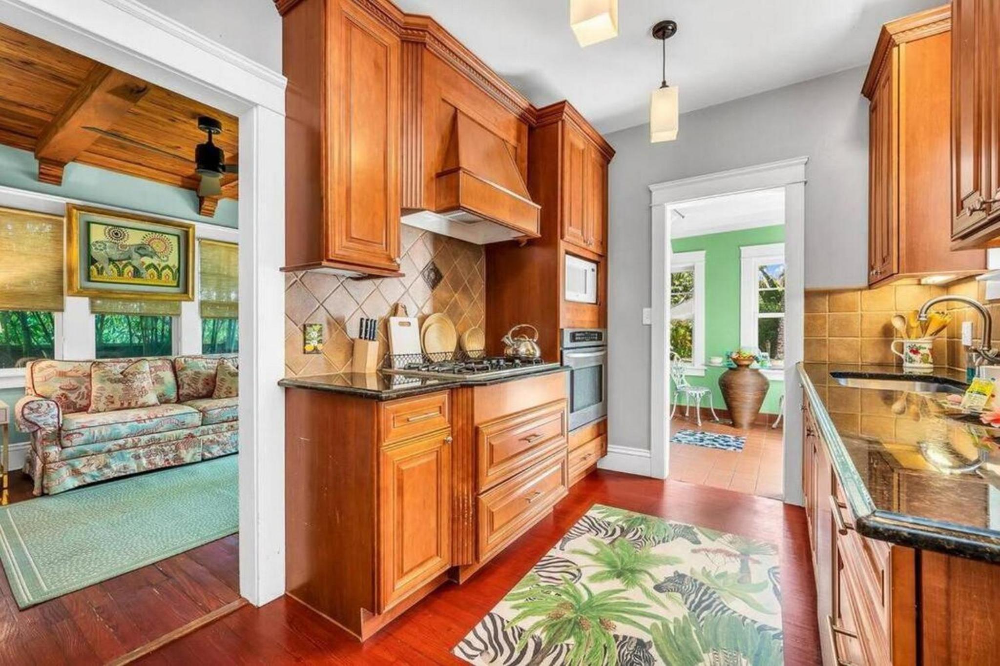 Welcome to Casa Kanuga, The Secret Gem of WPB! view 3