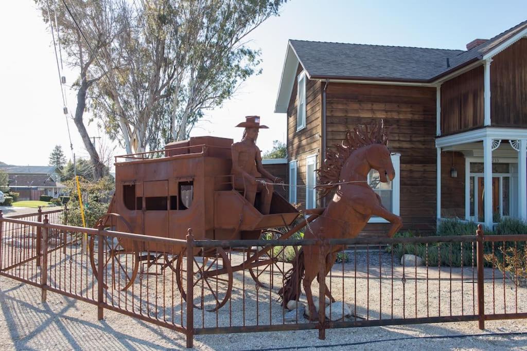 Los Alamos Roadhouse