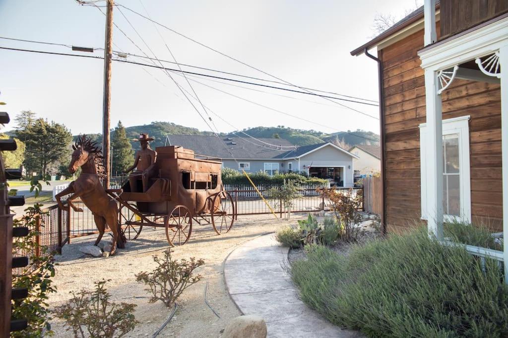 Los Alamos Roadhouse