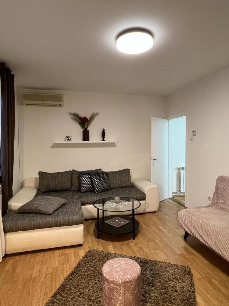 Apartman Lara