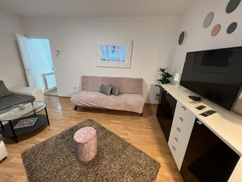 Apartman Lara