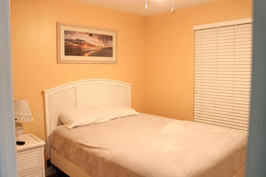 Champagne Island Apt