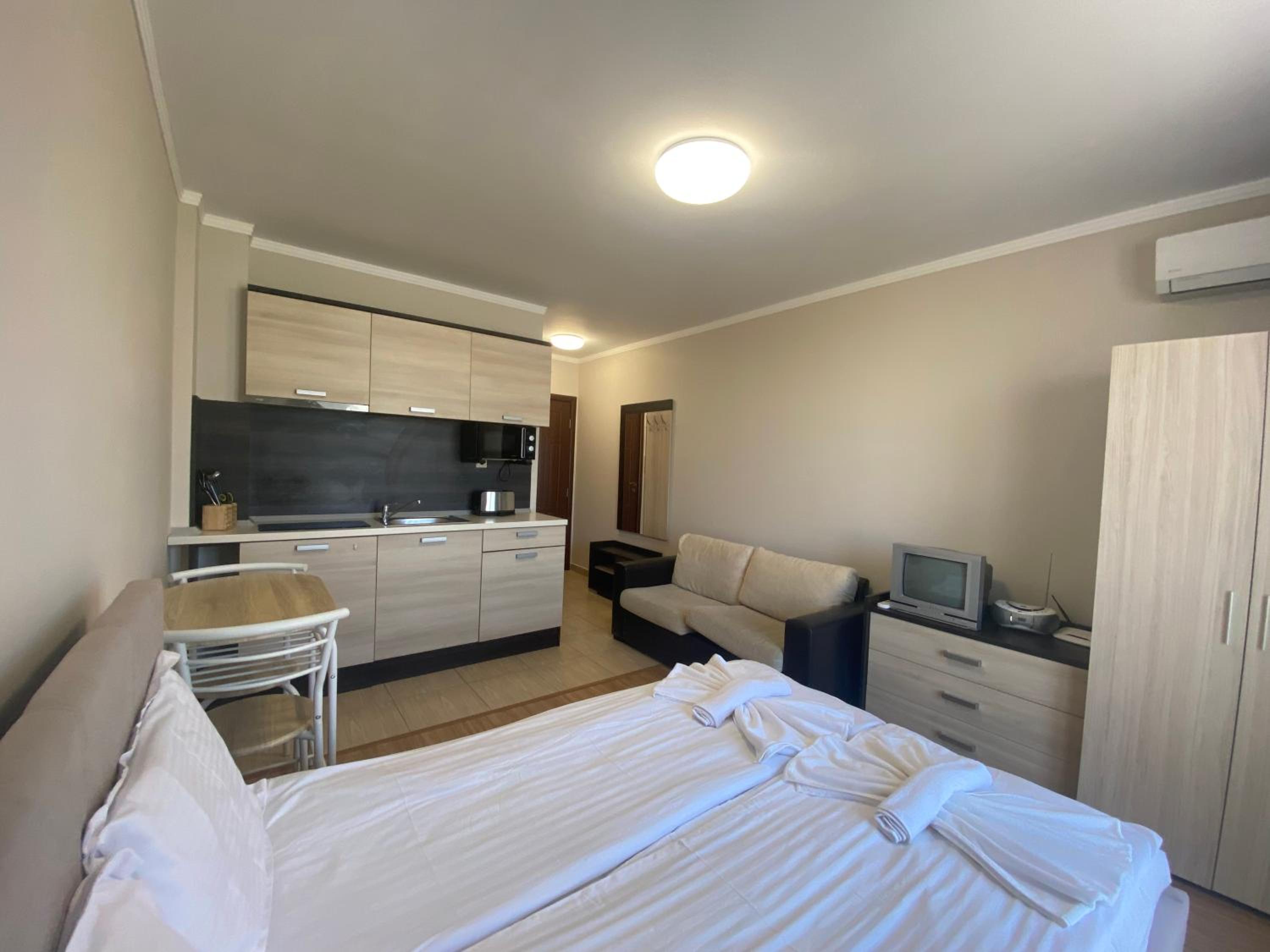 SUMMER BREЕZE 204 Private Studio Sunny Beach
