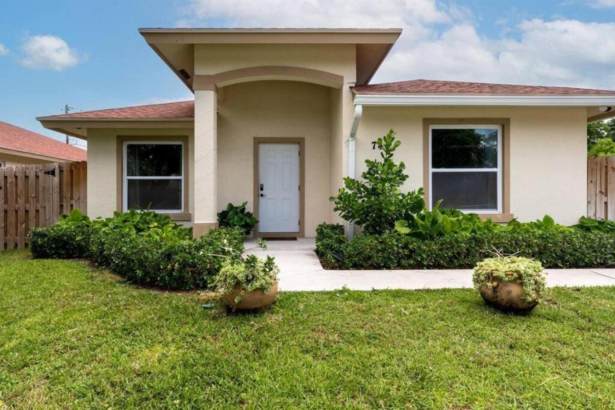 Hotel Modern Comfortable Stay!Sleeps 8! - Image 1