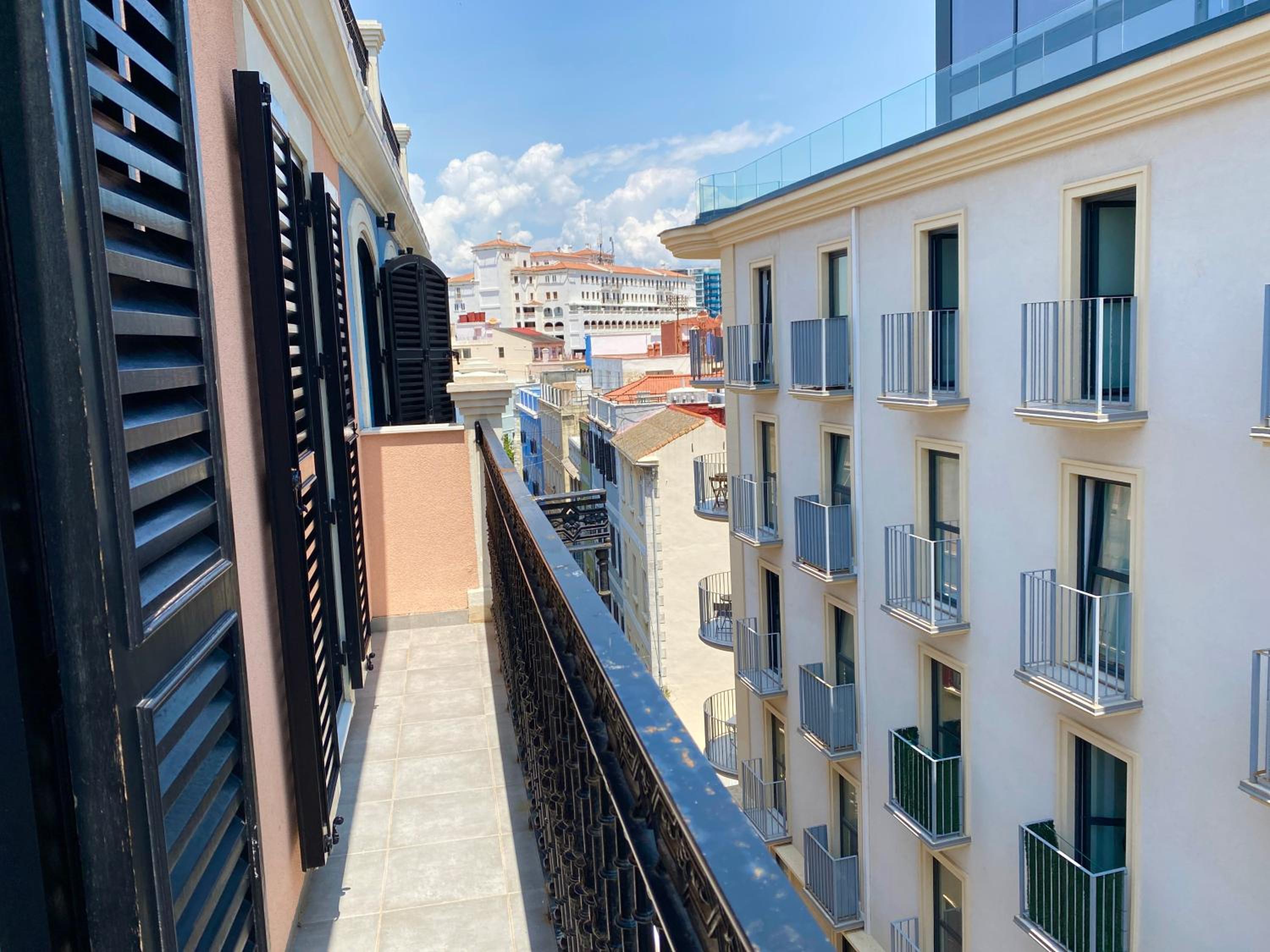 Grand Central House - Deluxe Two Bedroom - GibraltarStay Apartments