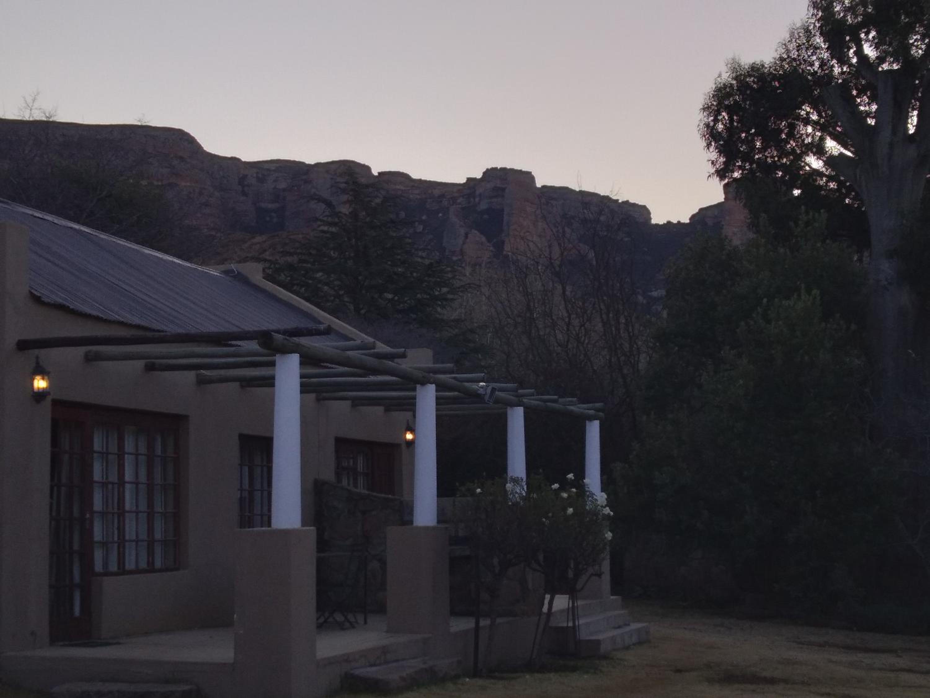 VULTURES LODGE