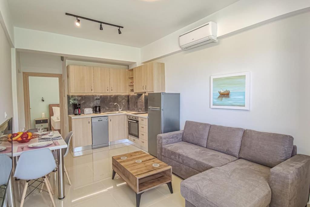 Renovated apartment 3- Platanias