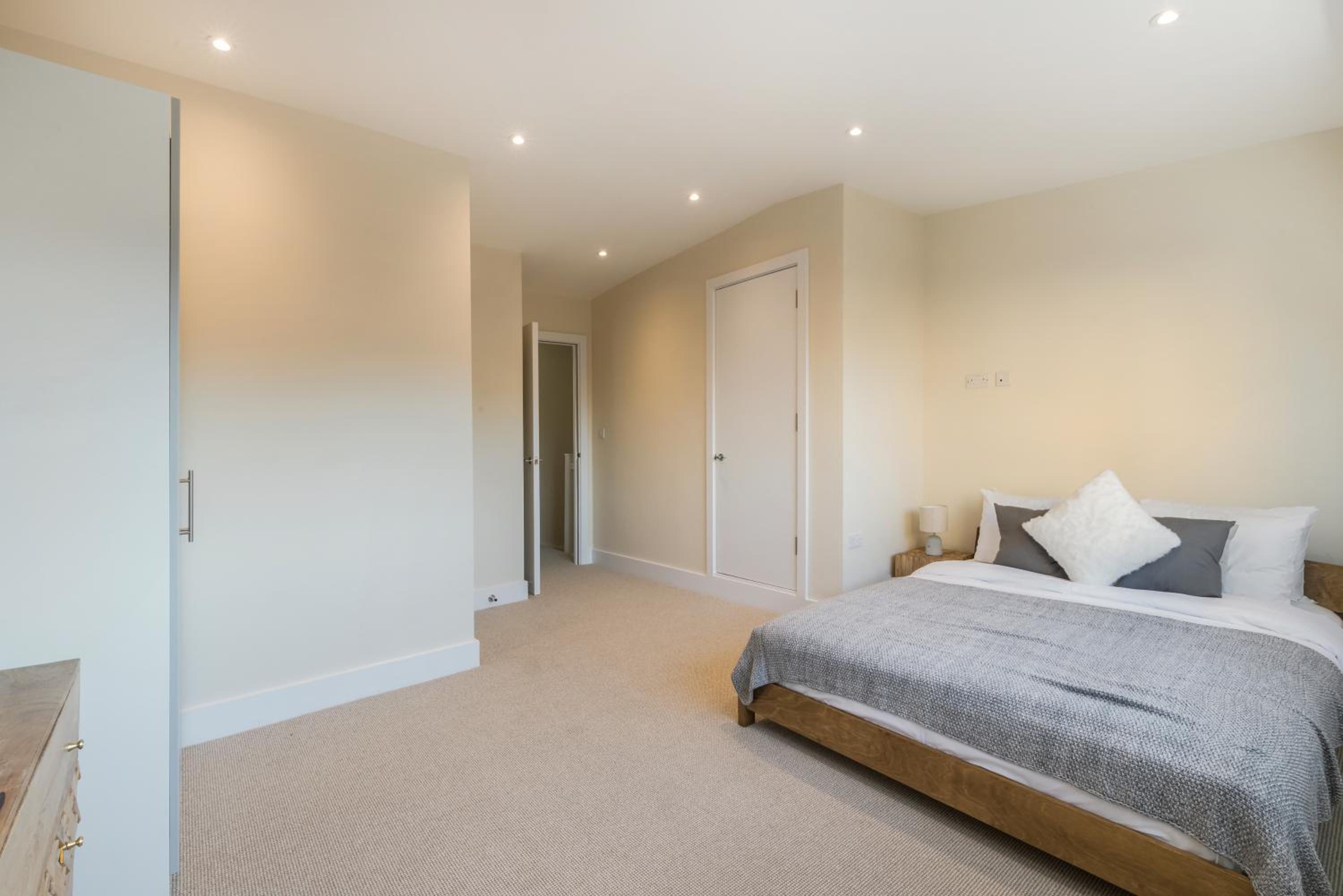 StayLux Kensington