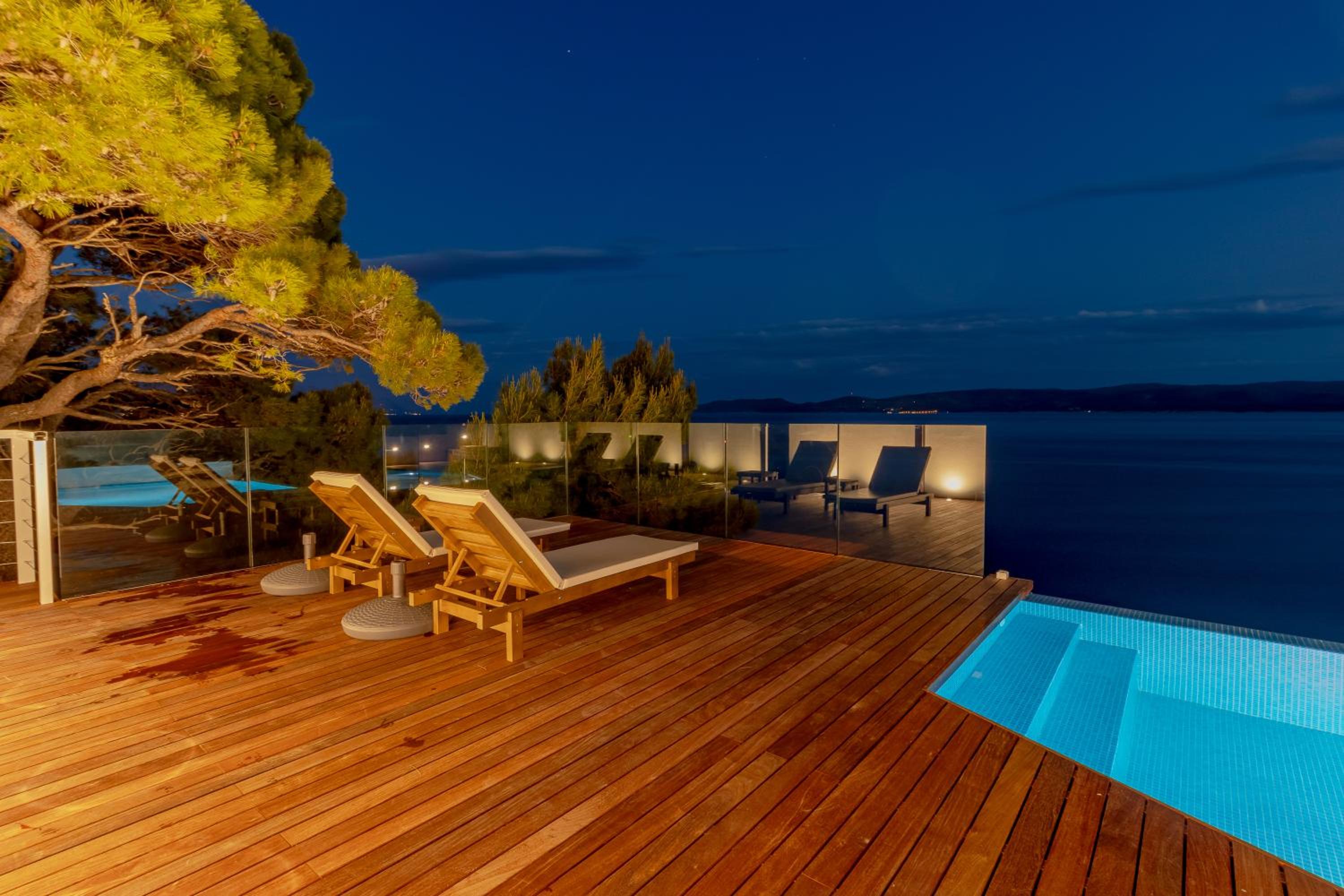 Luxury Apartments Villa Ruzmarina with New heated Infinity Pool and Lounge Area photo 3