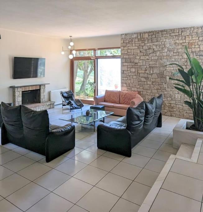 Villa Khaki view 5