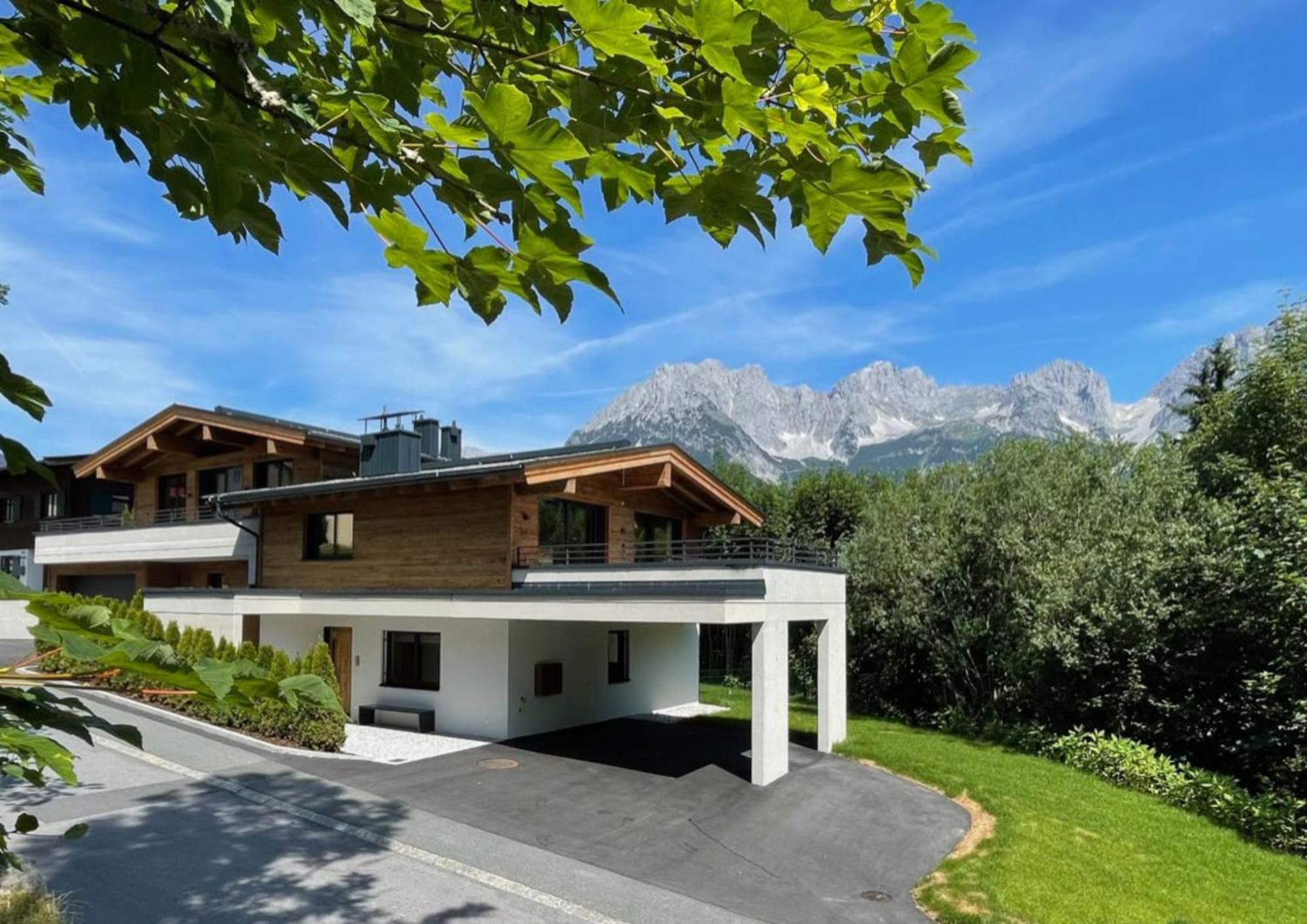Genießen Sie Bergblick & Sauna im modernen Chalet