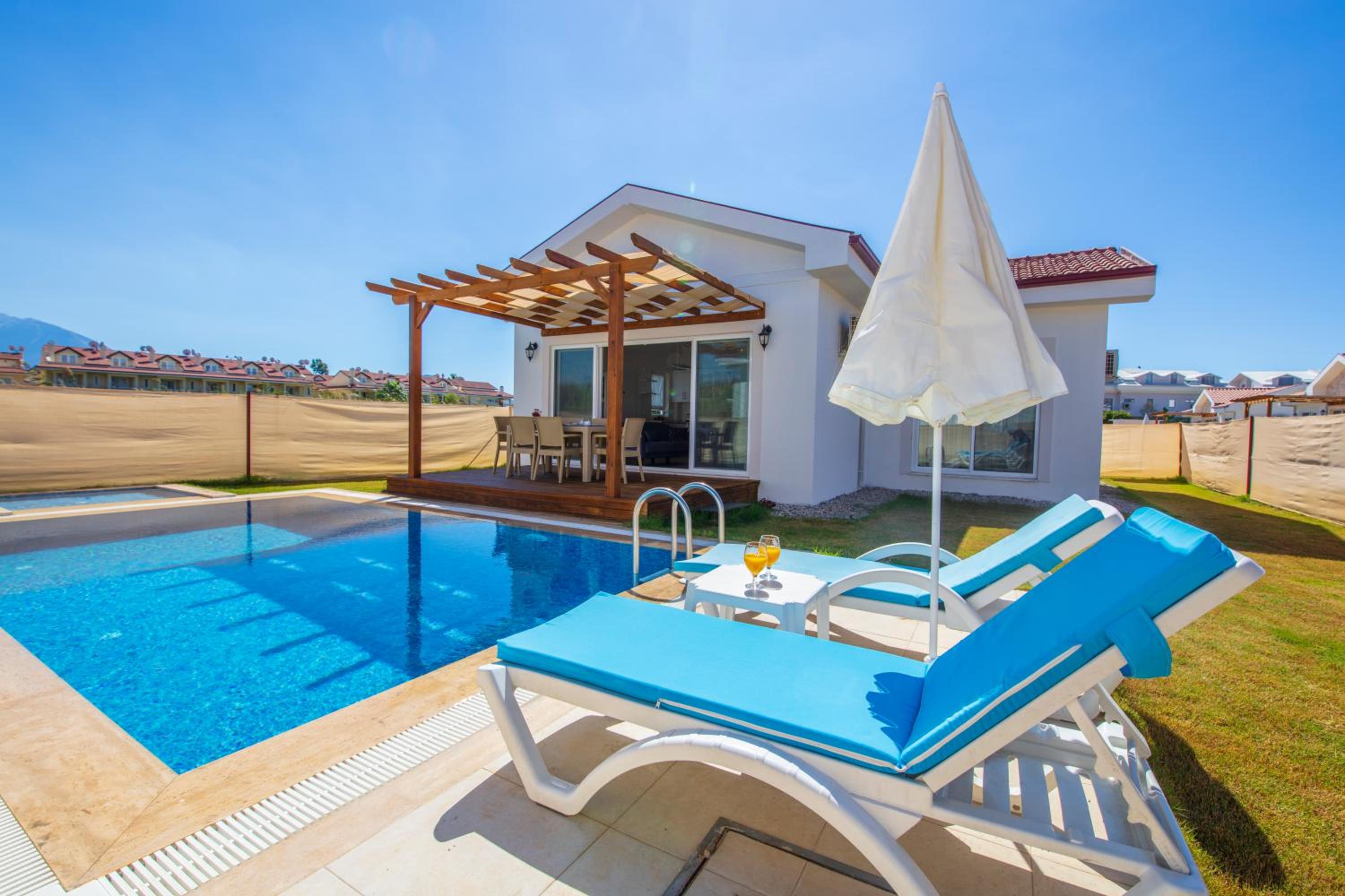 SunTeos Villa Suites - Image 40