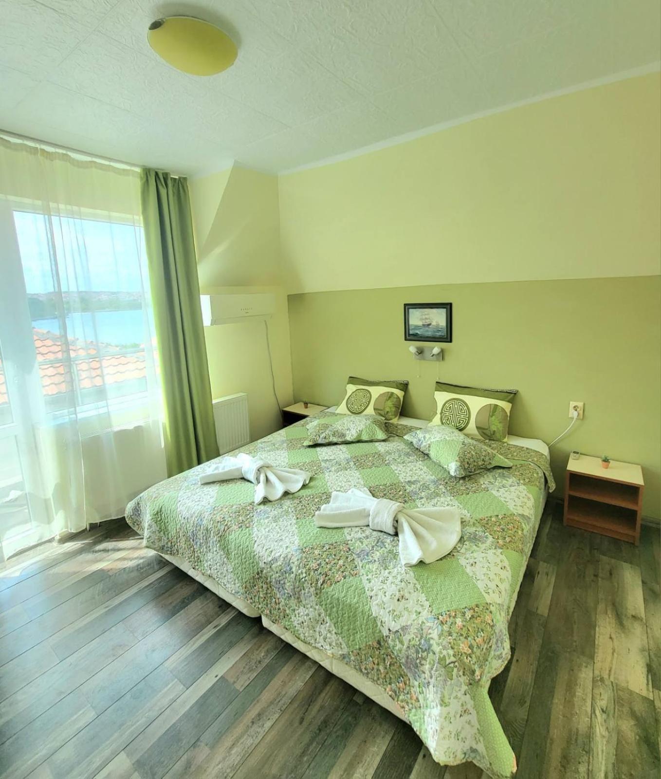 Penthouse Apartments PERLA, Vasiliko