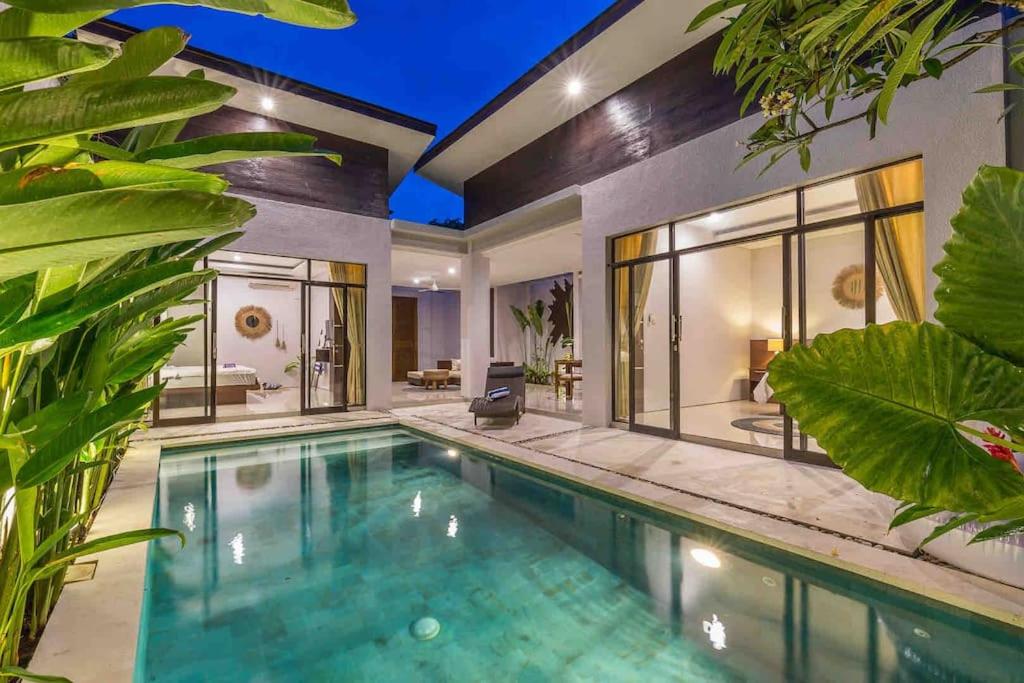 Hotel The R Villa Toba - incl. Motorbikes - Image 1