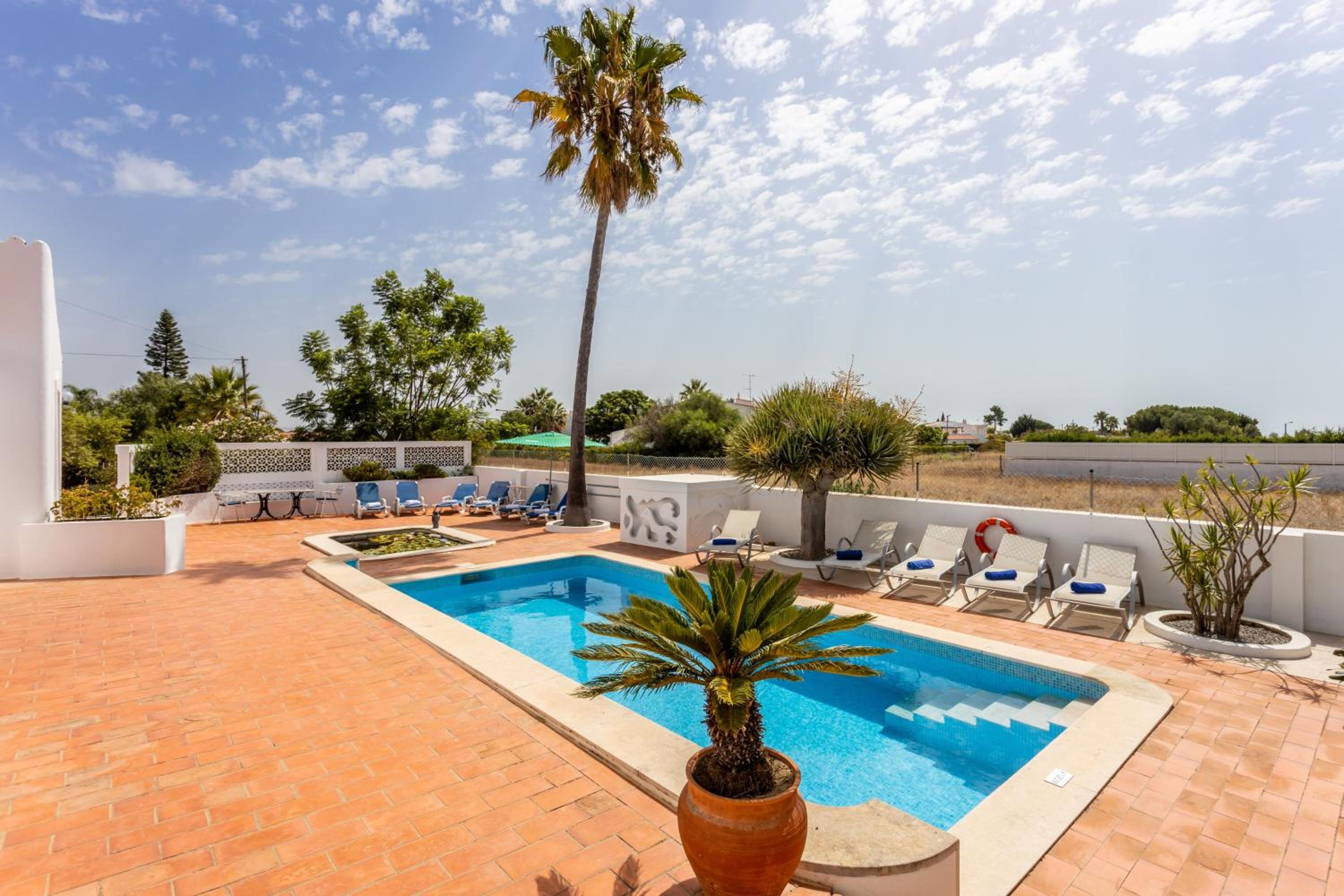 Superb Carvoeiro Villa Villa Alegria Do Sul 7 Bedrooms Pool & Sun Terrace view 5