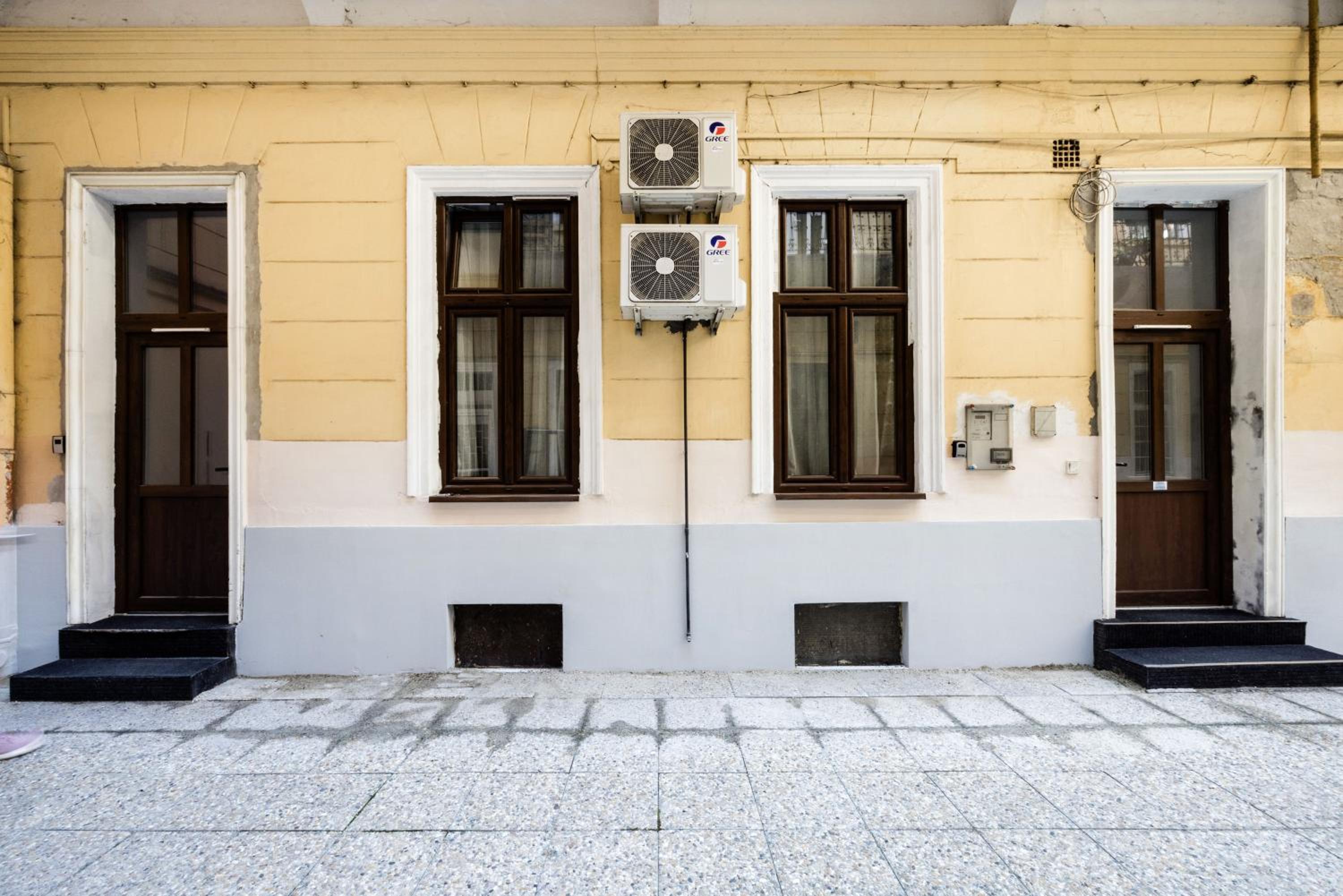 Twin Apartments