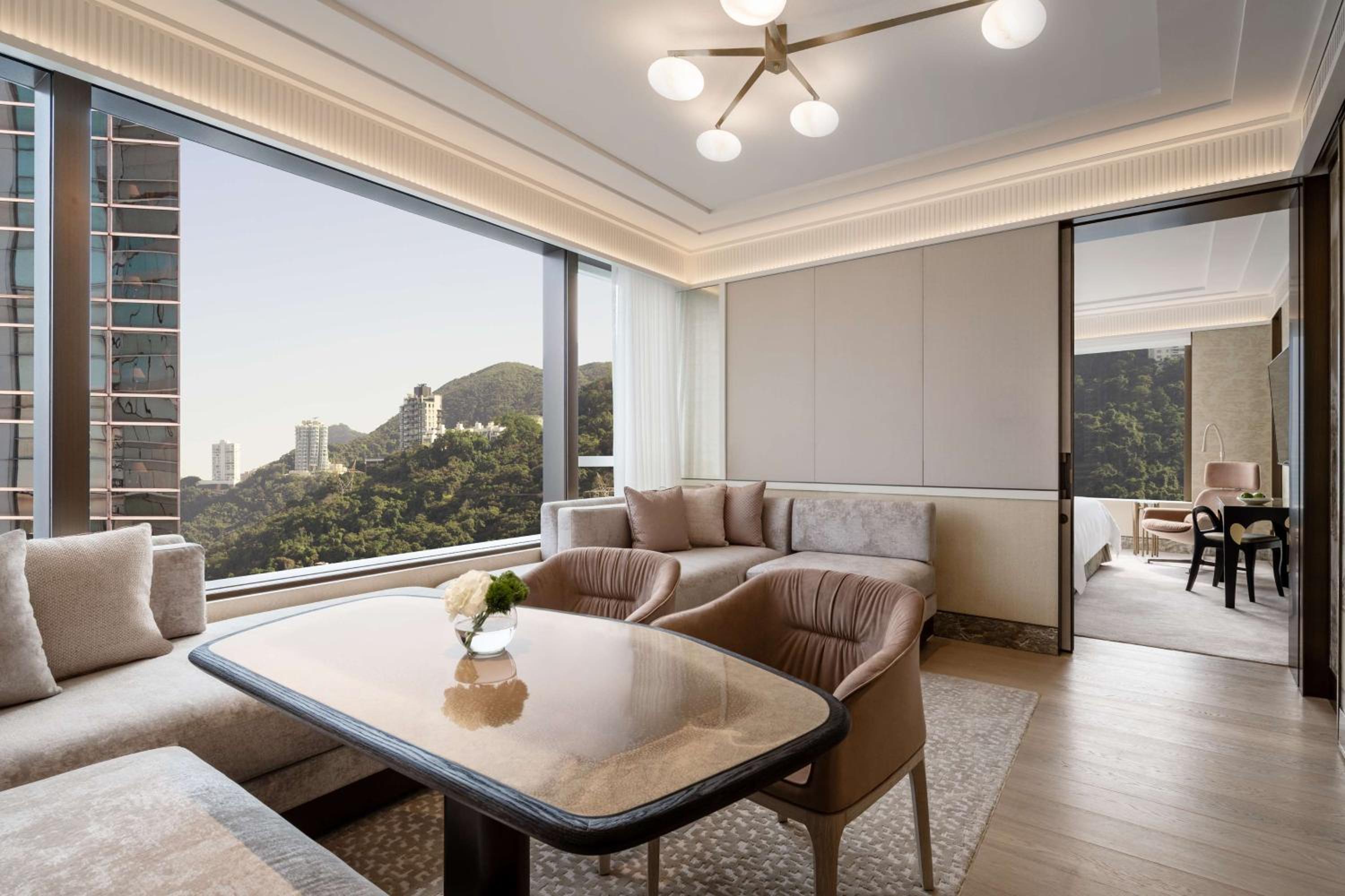 Island Shangri-La, Hong Kong