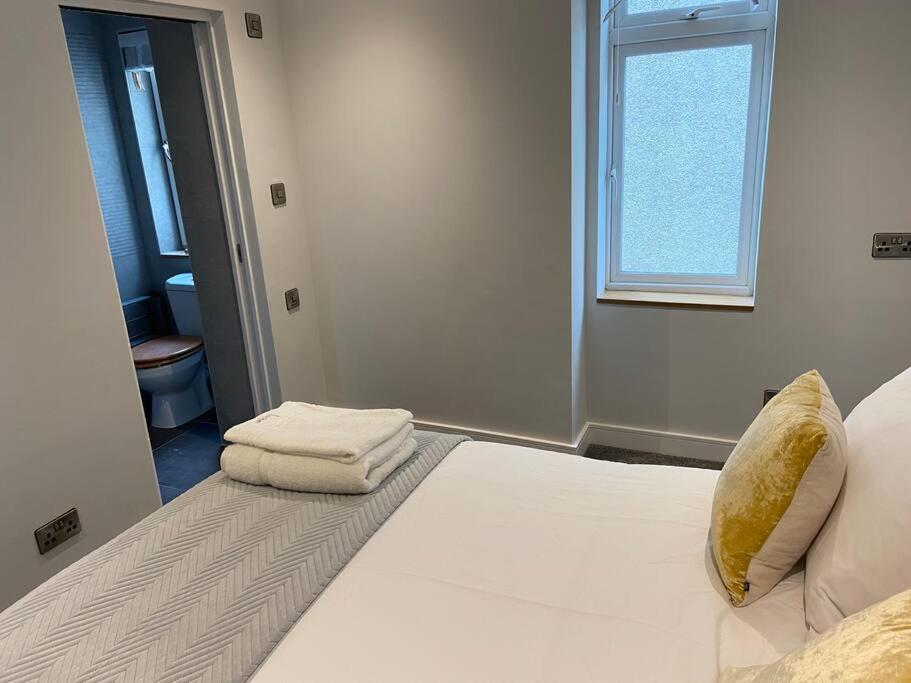 Hyper-central Newquay, sleeps 3 view 2