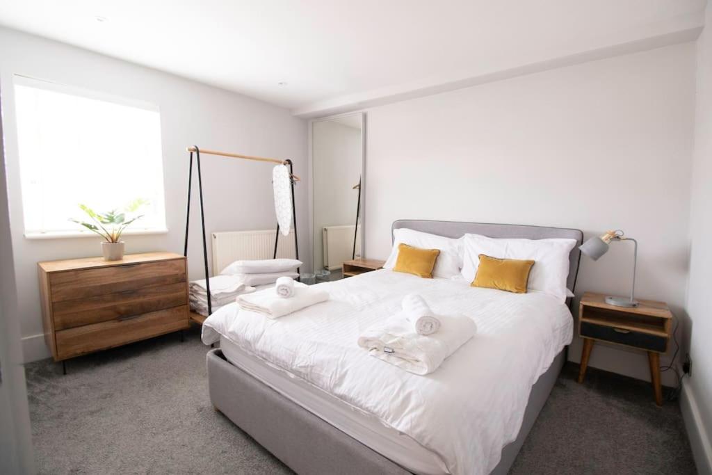 Hyper-central Newquay, sleeps 3 view 5