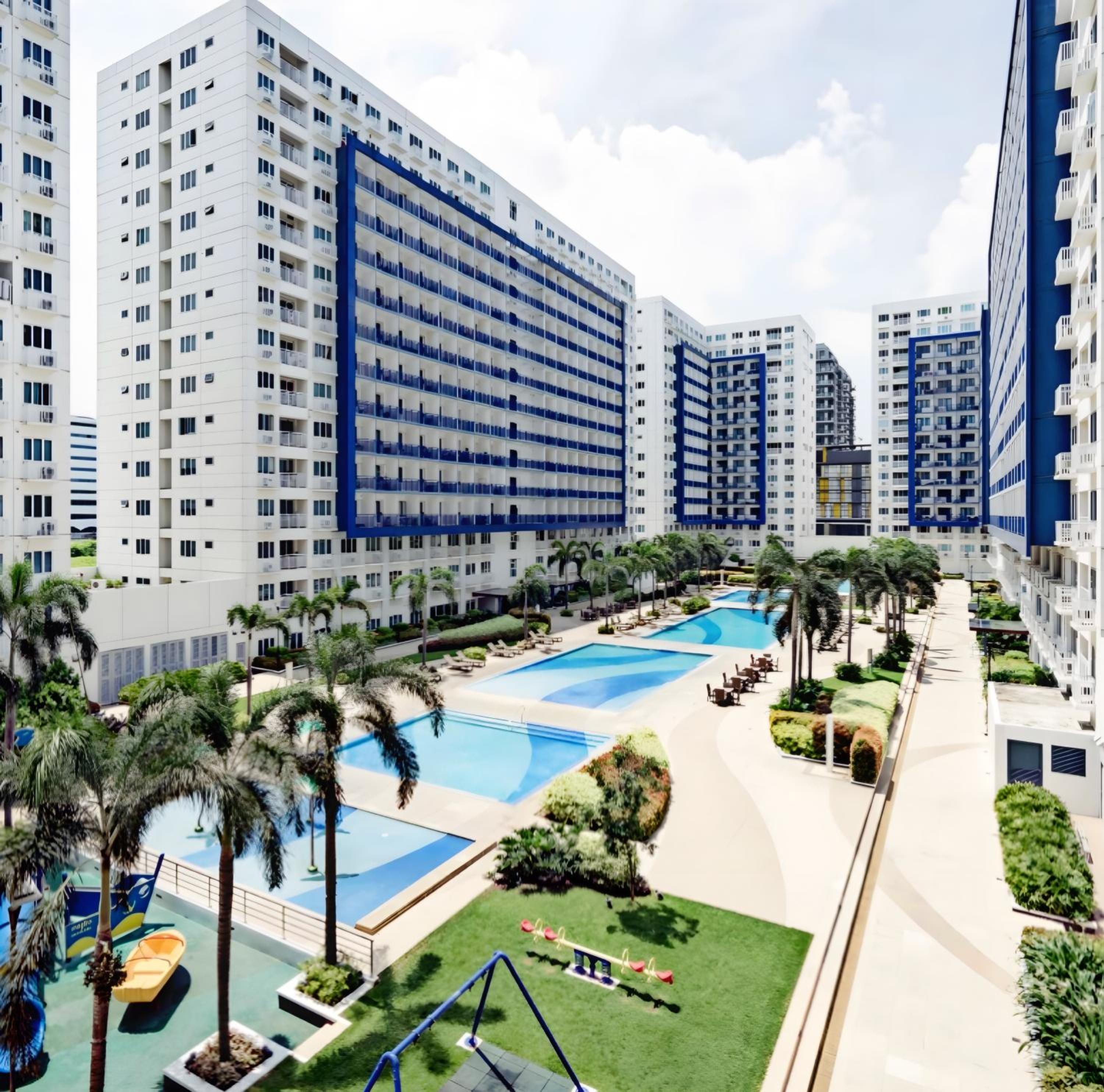 Reese @ Sea Residences Manila view 2
