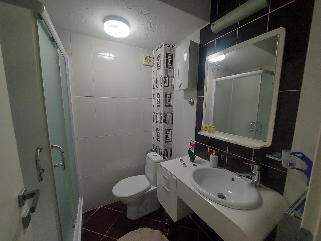 Jove Apartments