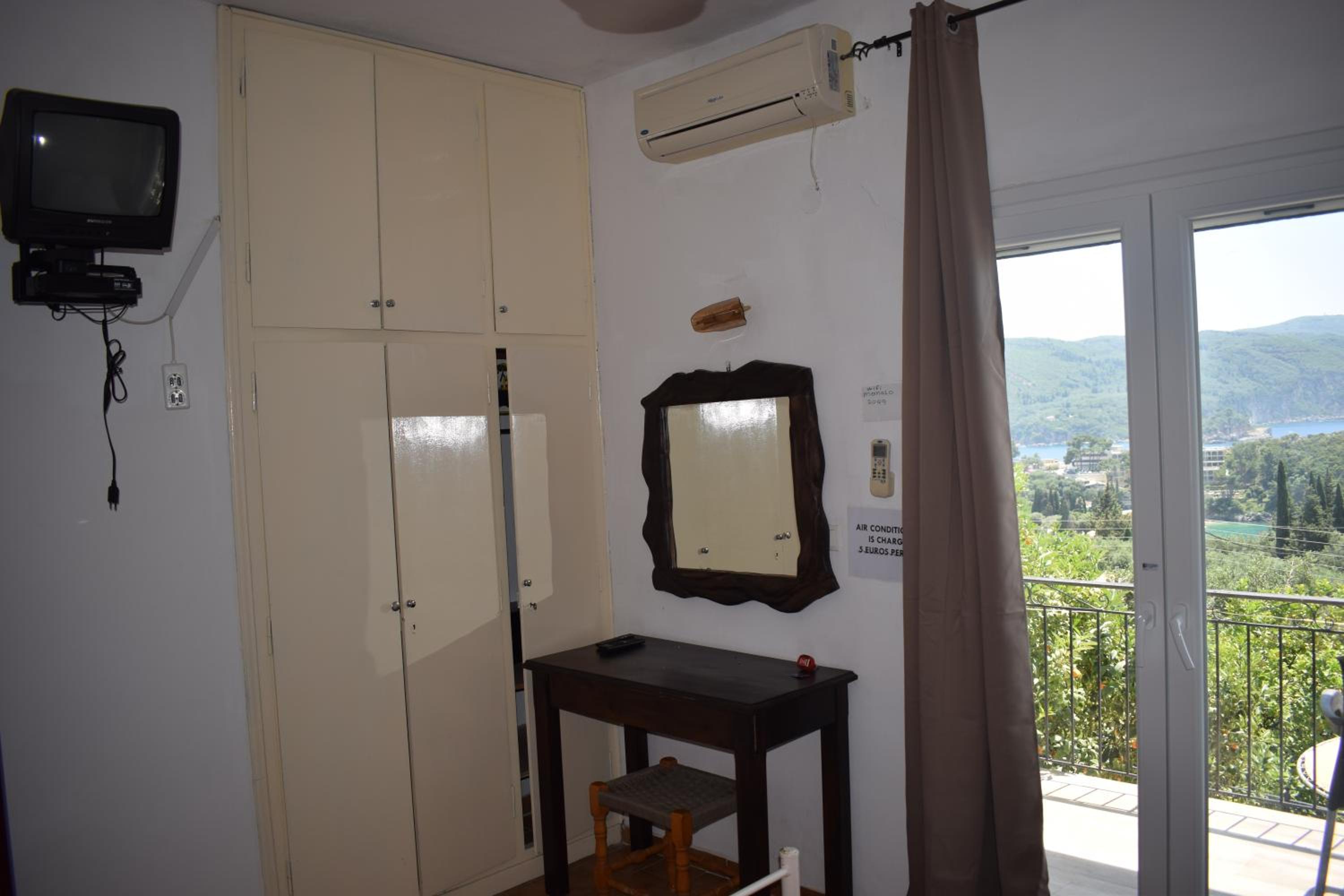 Photo 42