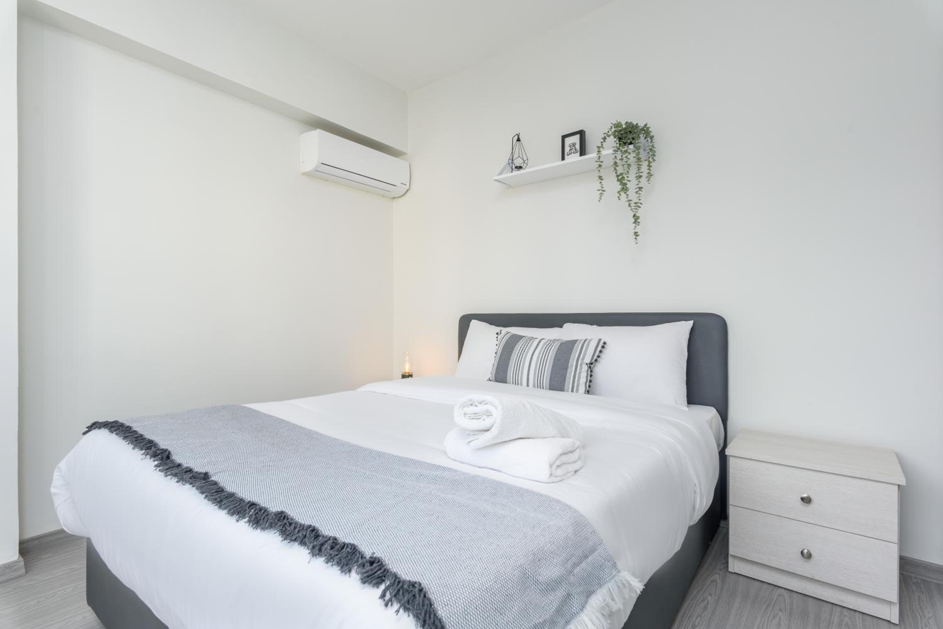 Amore 2-BR Apt By Finikoudes