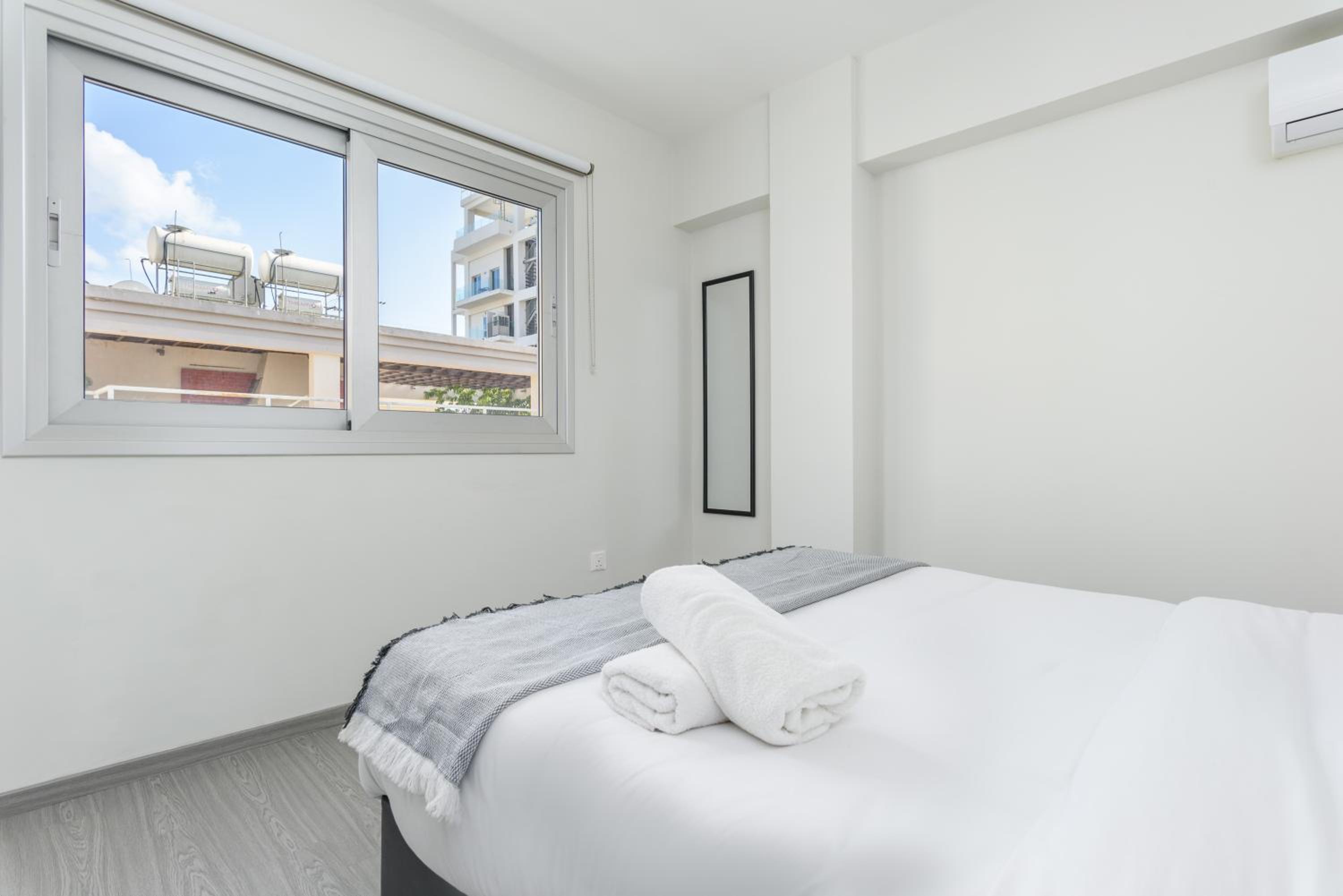 Amore 2-BR Apt By Finikoudes