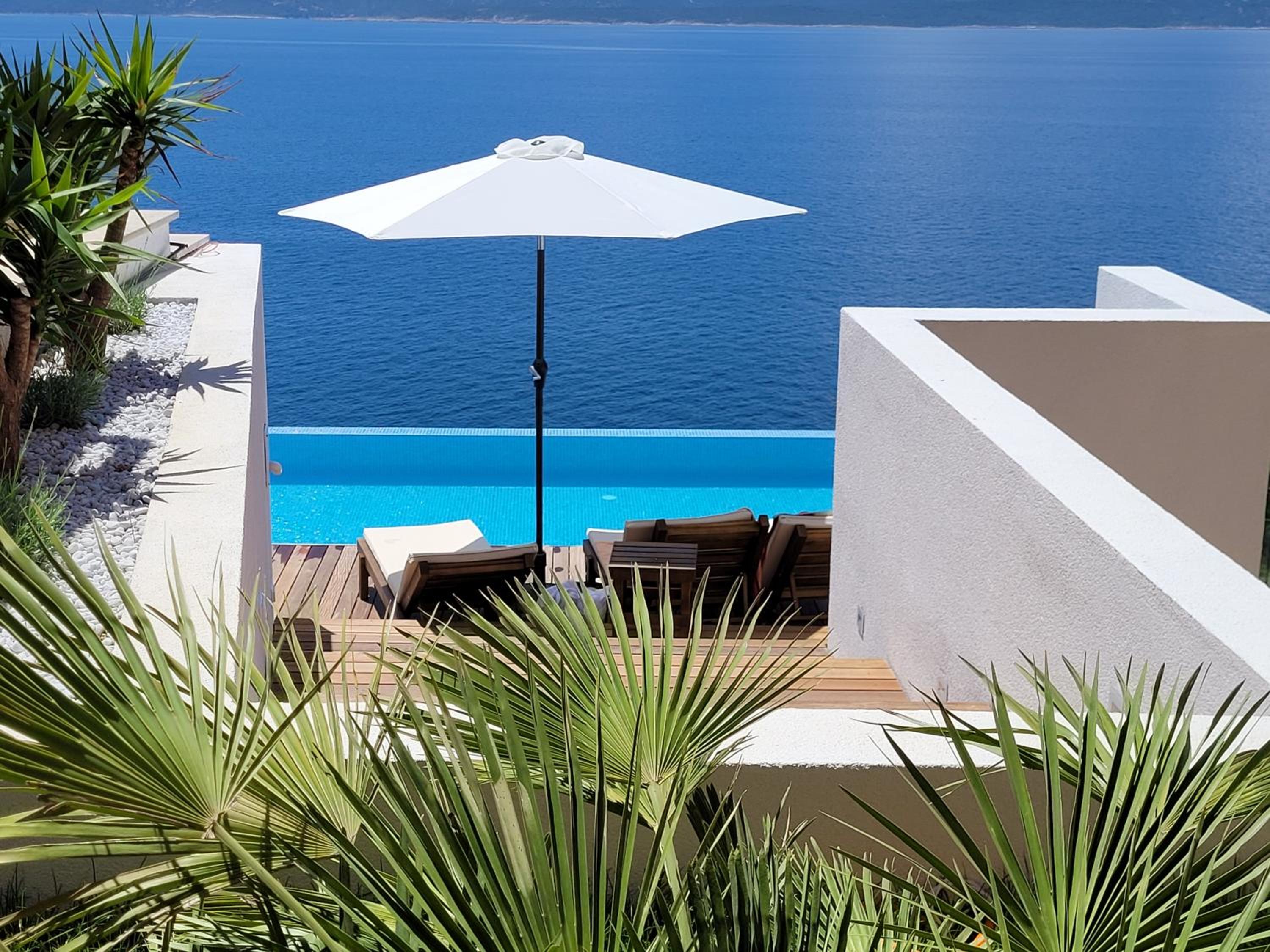 Luxury Apartments Villa Ruzmarina with New heated Infinity Pool and Lounge Area photo 4