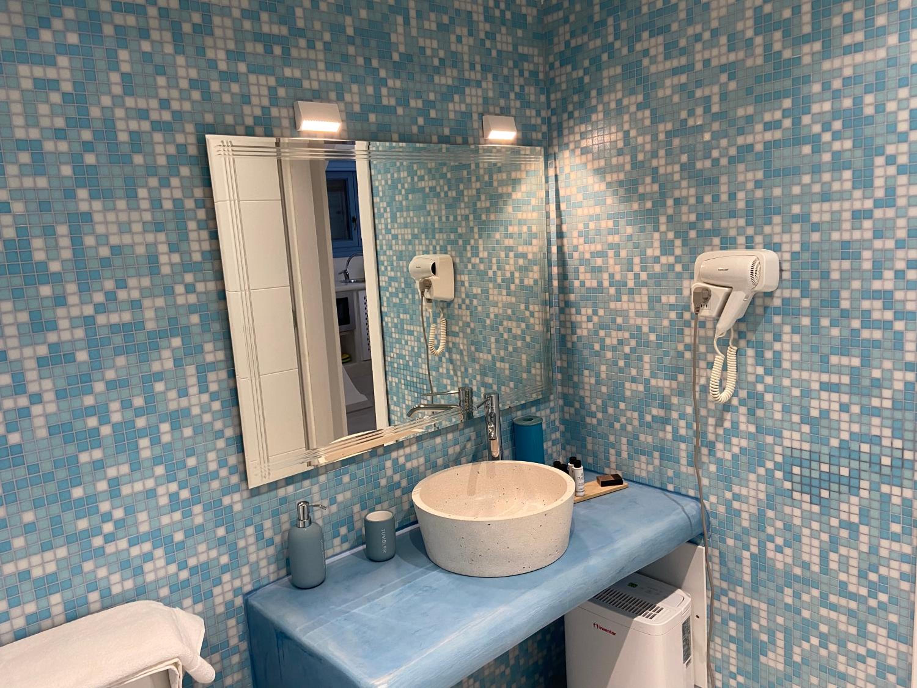 ENA suites Santorini