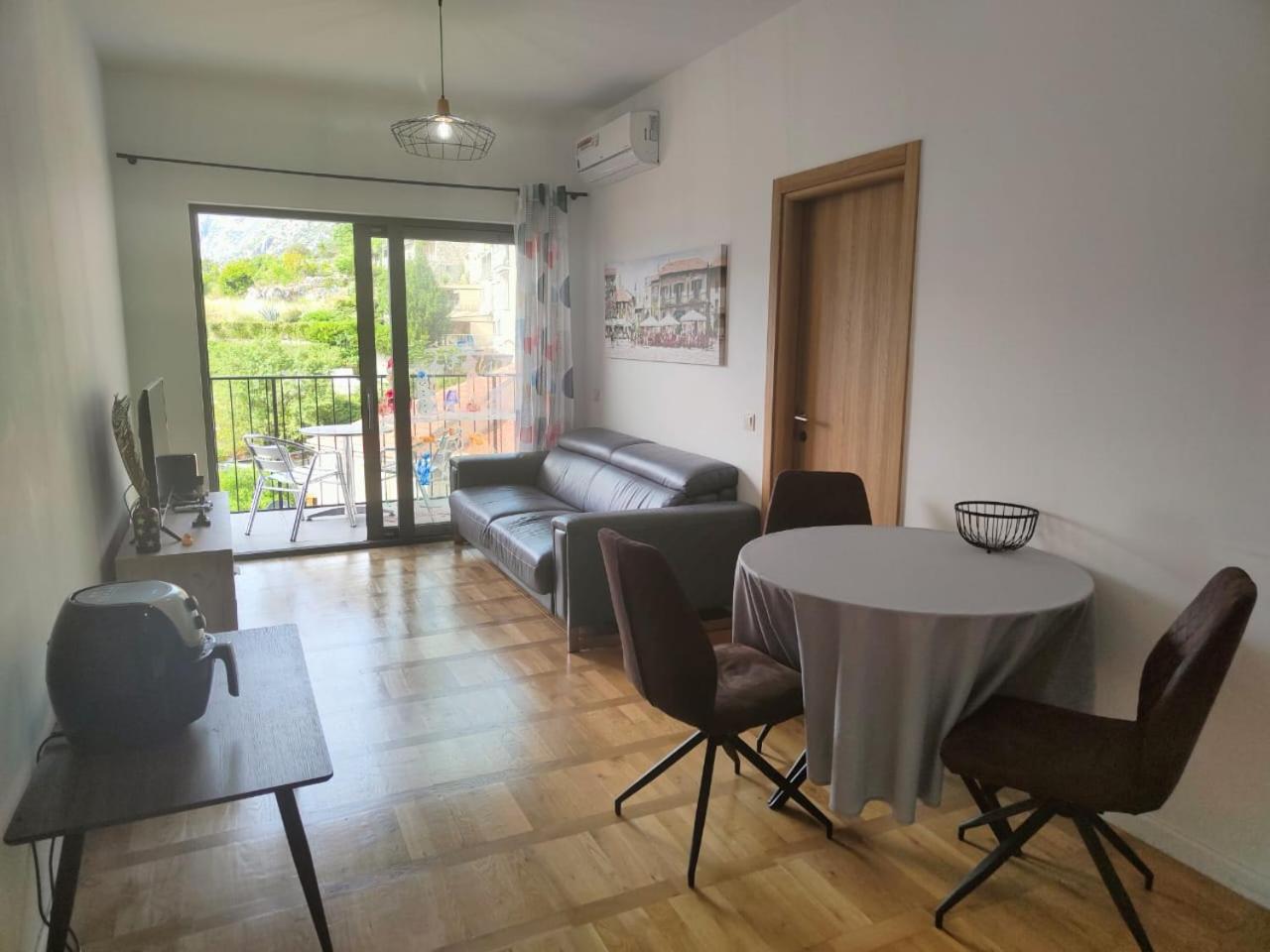 Apartment Mirage