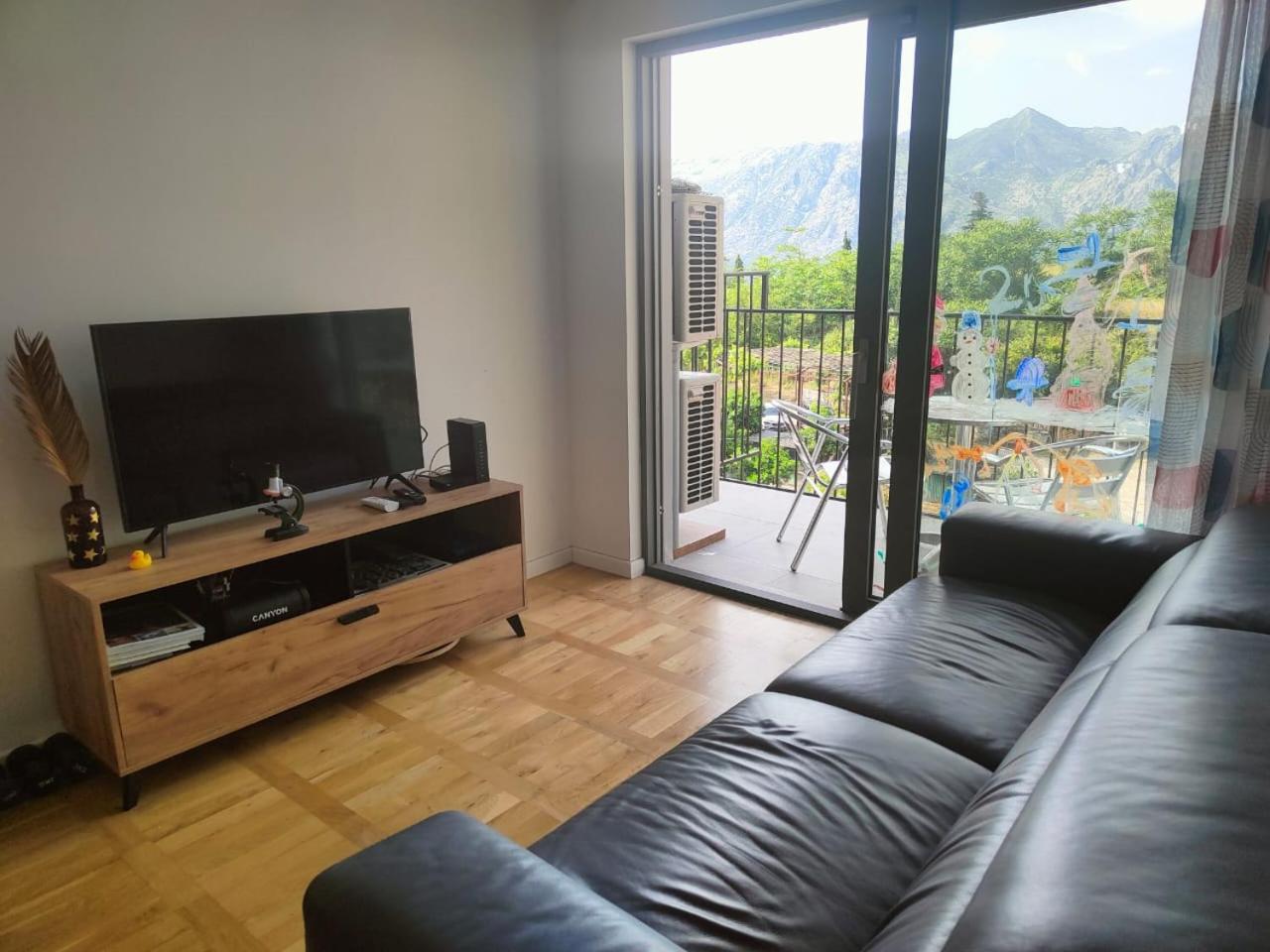 Apartment Mirage