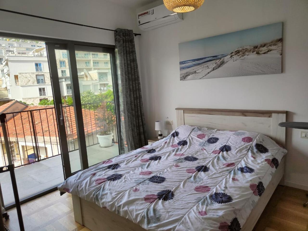 Apartment Mirage