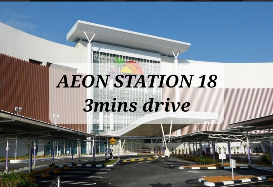 B3 Superb PoolView Manhattan Waterpark Homestay Ipoh4-8Pax NETFLIX