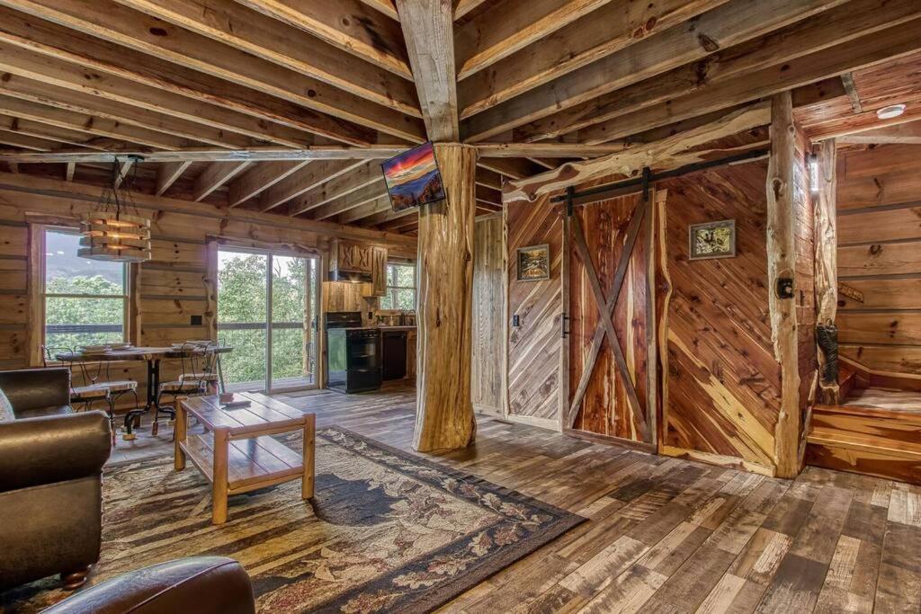 The Log Castle~Stunning Mountain Views~Hot Tub view 3