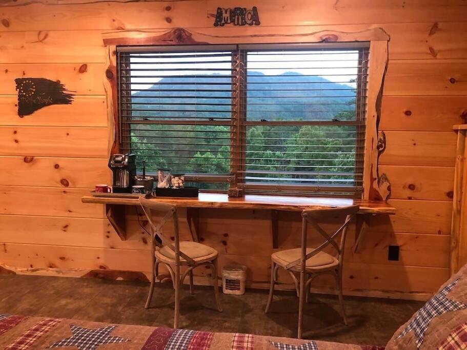 The Log Castle~Stunning Mountain Views~Hot Tub view 5